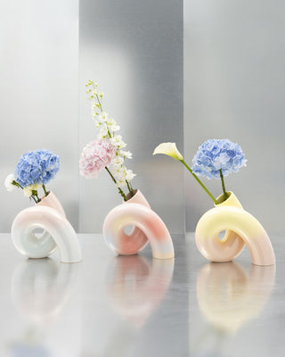 MaM x Ju Schnee Vase L rosa gelb blau