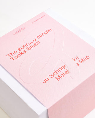 Motel a Miio x Ju Schnee Duftkerze Tonka Blush rosa rot