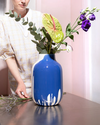 Nuno Vase L drip sand blau