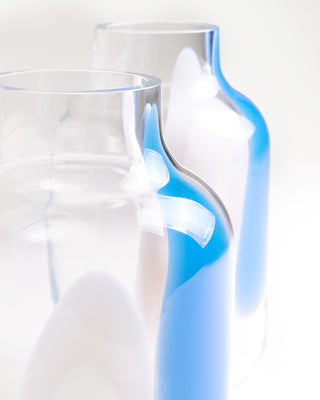 Nuno Glasvase M drops blau weiß